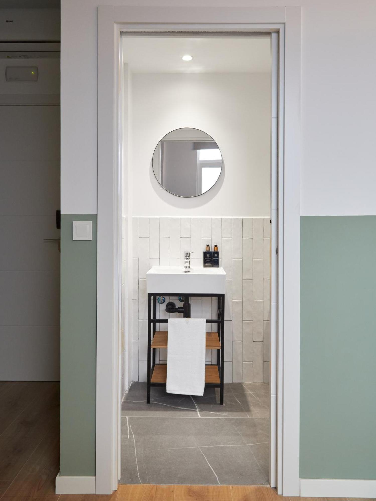 Ola Living Hostal Tetuan Madrid Exterior foto