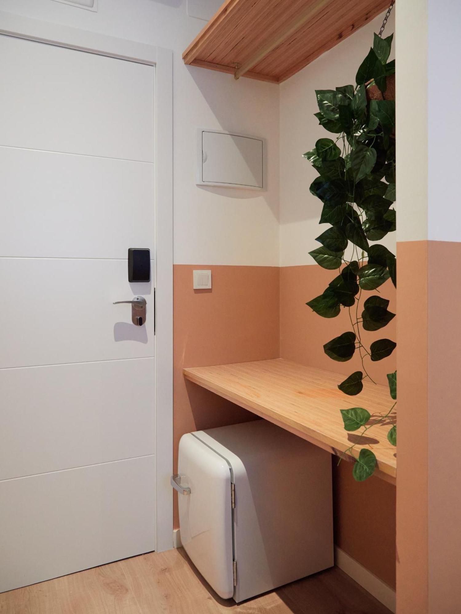 Ola Living Hostal Tetuan Madrid Exterior foto