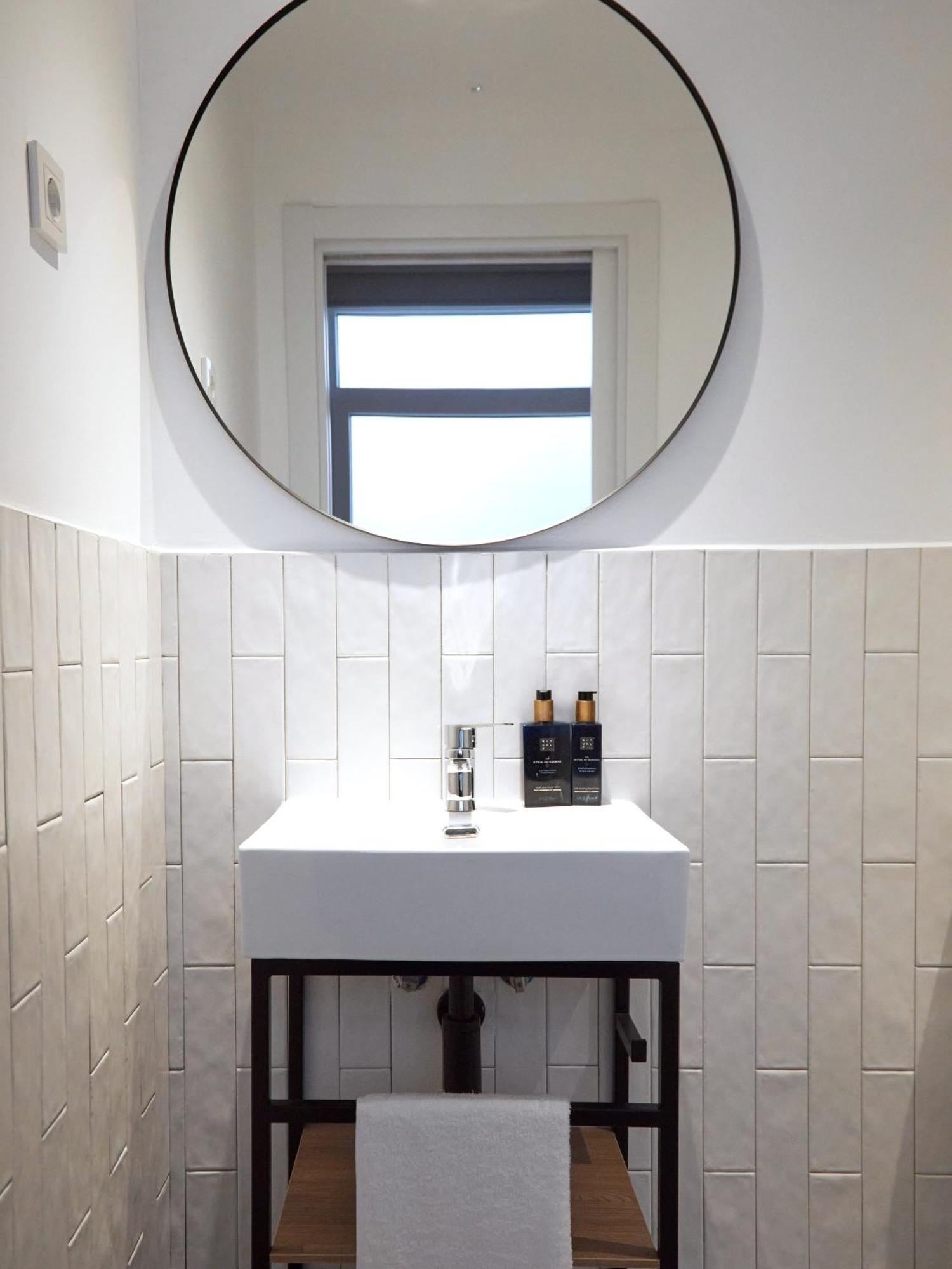 Ola Living Hostal Tetuan Madrid Exterior foto